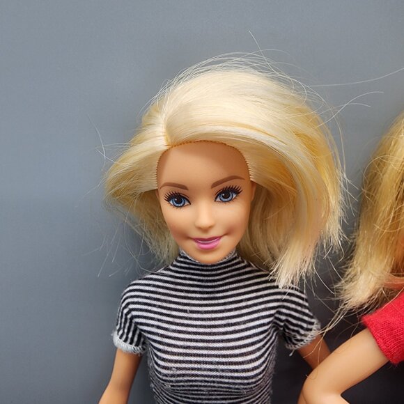 4 Vintage & Modern Barbie Dolls Bundle + Clothes Accessories Mattel 2001-2021 - Picture 3 of 16